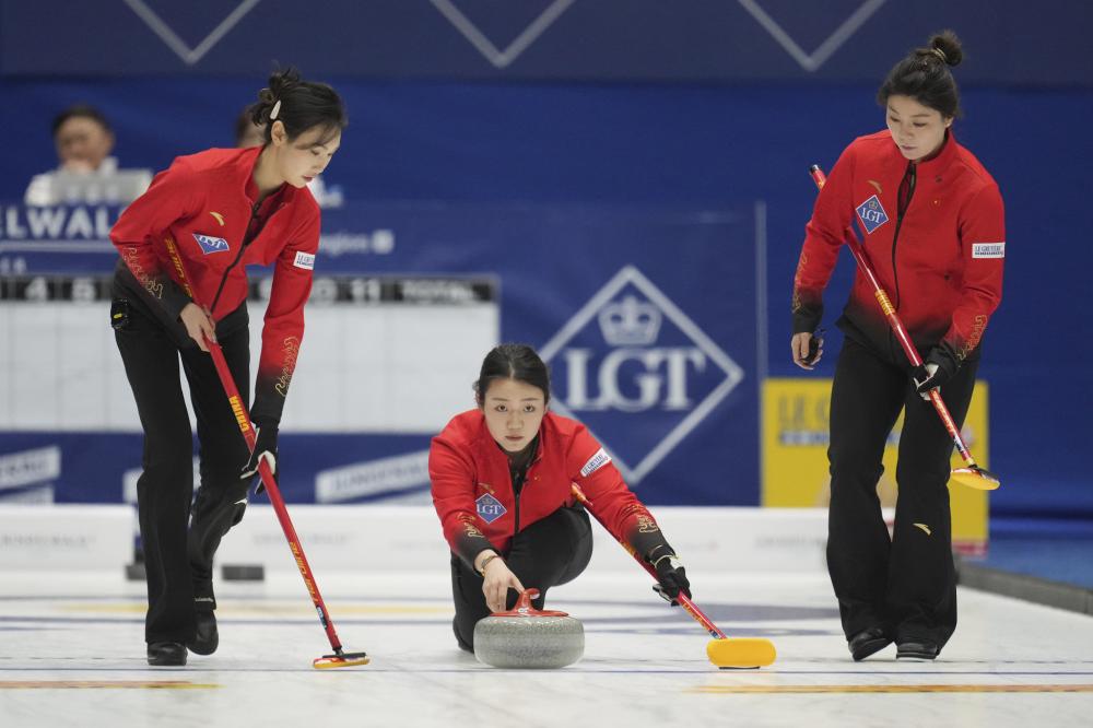 立竿见影，凯恩替补出场30分钟个人戴帽拜仁打进4球