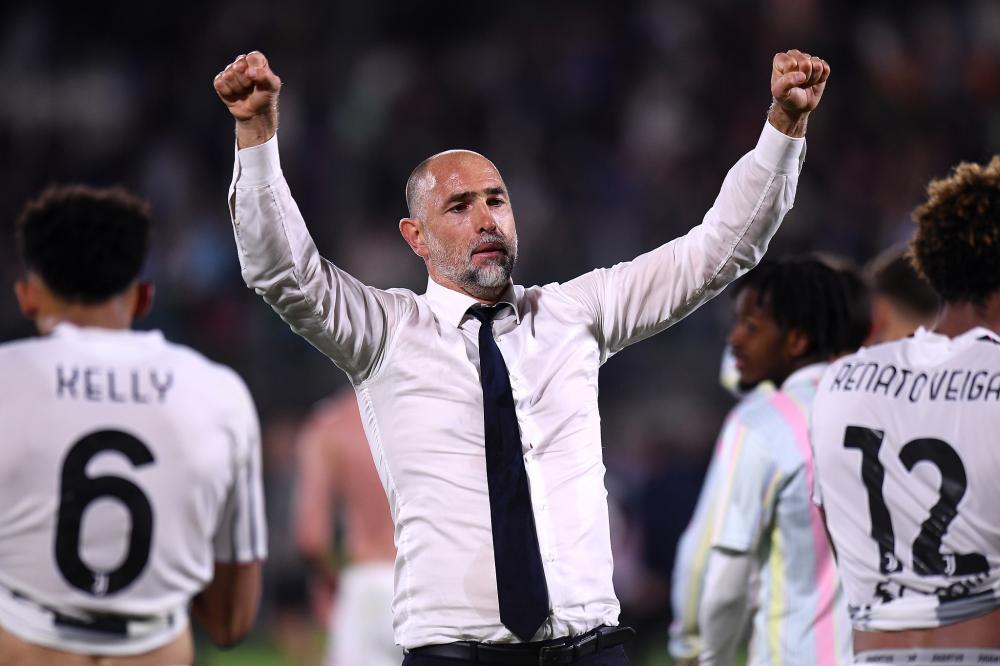 自称海牛翻译的用户：海牛不欠兰克尔-泽工资，还给他预支钱